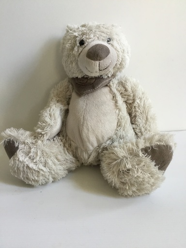 [WAC 82851] Zittend beige beer,beige sjaal (24 cm)